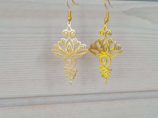 Boucles oreilles lotus dorées